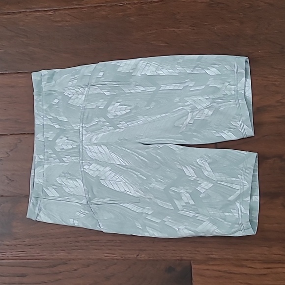 Lululemon Athletica Mint Green Swift Speed High-Rise Shorts W7CCDS Size 4 - Picture 3 of 13